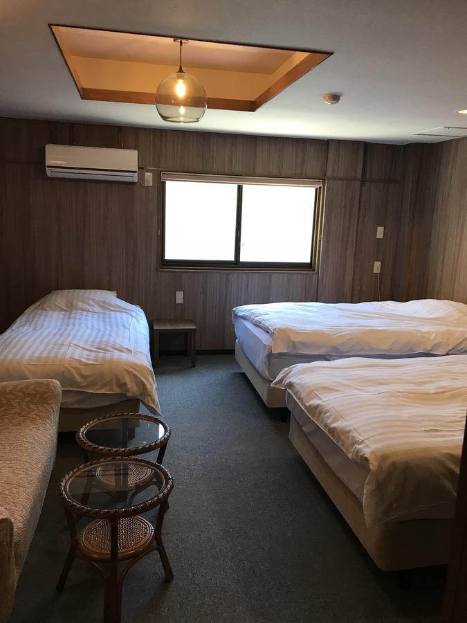 Reimeien Osaka Esterno foto